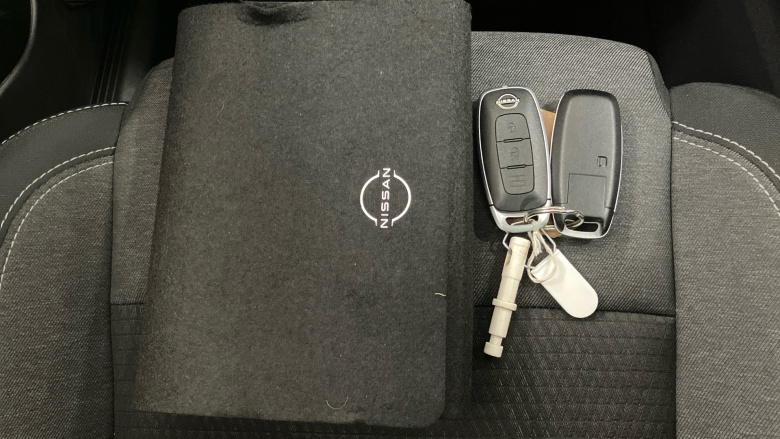 Nissan Qashqai 1.3 DiG-T MH 158 N-Connecta 5dr Xtronic Petrol Hatchback